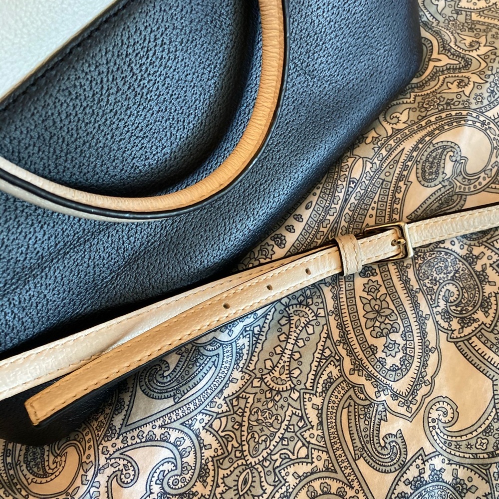 Black and white leather Kate spade purse - Picture 8 of 15